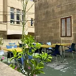 Xemx בית הארחה Qala